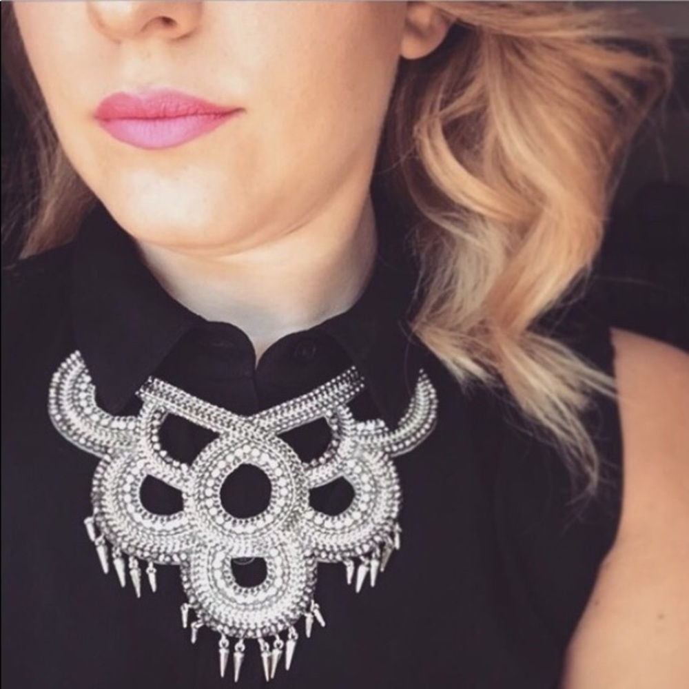 :: ⚔️BOSS⚔️Talulah Silver+Crystal Bib Necklace - Picture 9 of 9